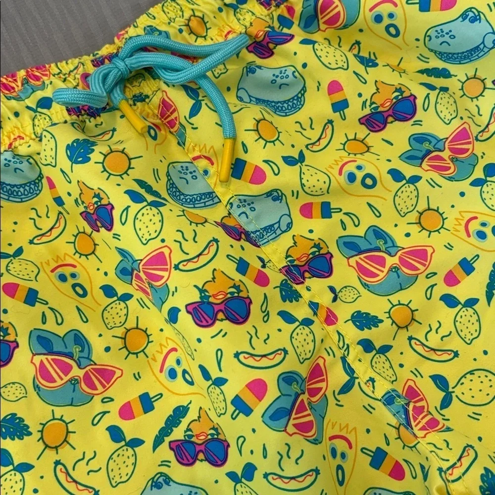 TOY STORY men’s graphic swim trunks size XXL yellow colorful vacation novelty